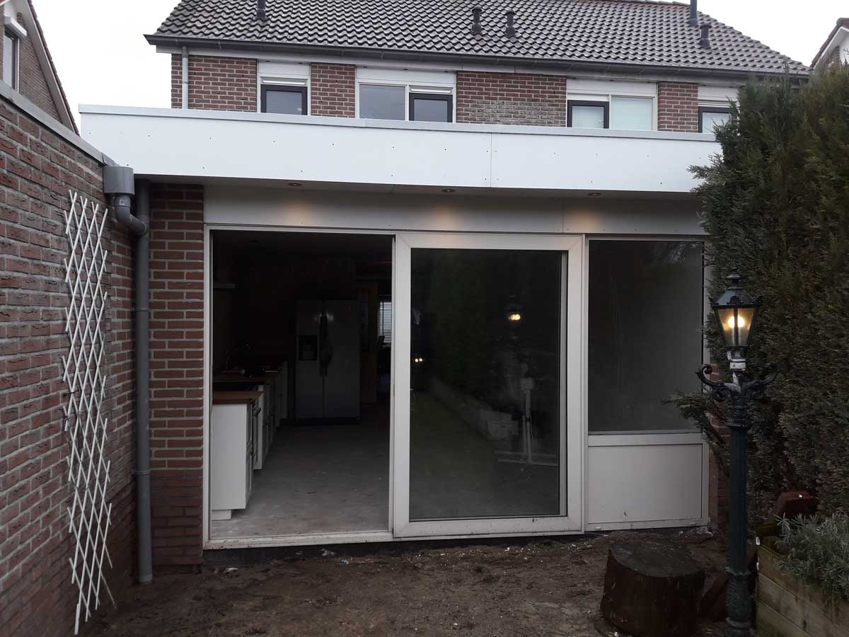 Uitbouw en plaatsen keuken (Hengelo)